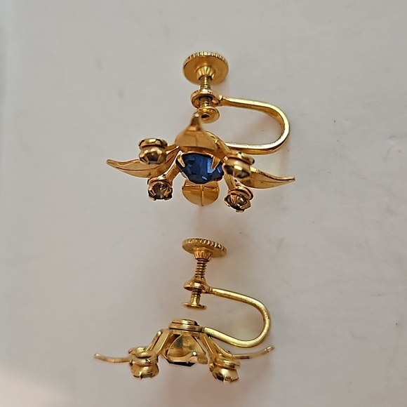 B.N. BUGBEE NILES Vintage Blue &Clear Rhinestones on Goldtone  Screw On Earrings - Picture 5 of 5